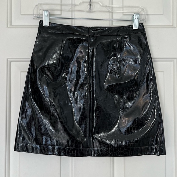 Glamorous Faux Reptile Skin Mini Skirt XS Black - Picture 6 of 16